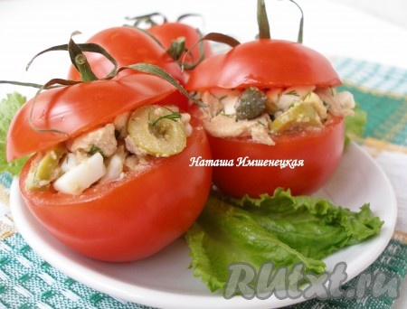 Вкусный салат из печени трески в помидорах