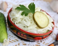 Рецепт маринованной капусты с огурцами
